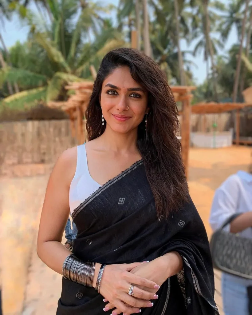 Mrunalthakur blace saree white blouse look