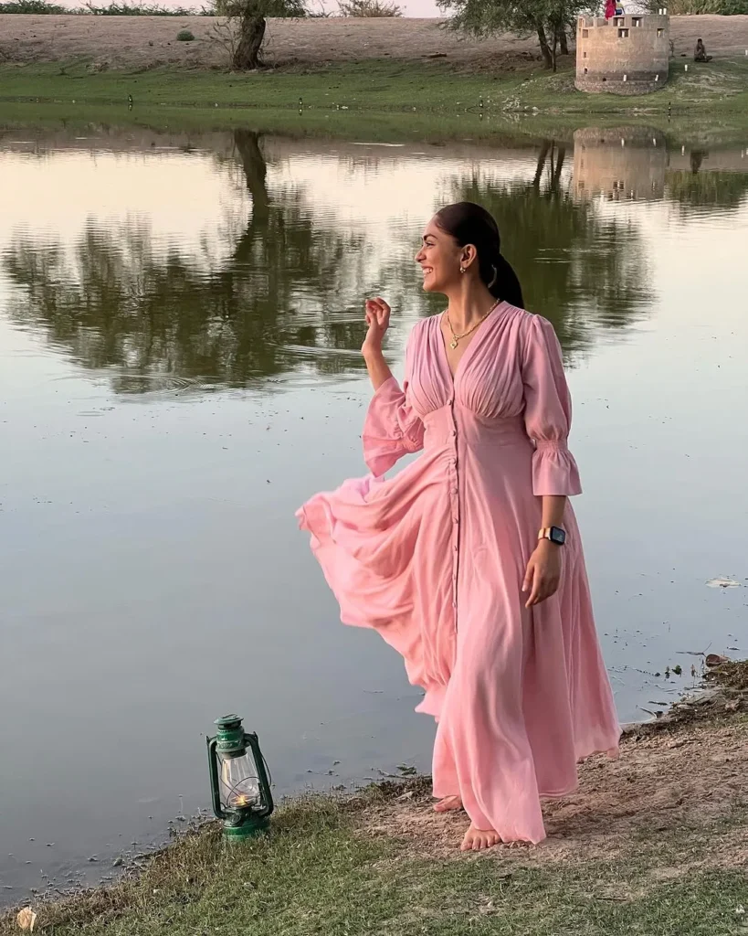 mrunalthakur pink dress look