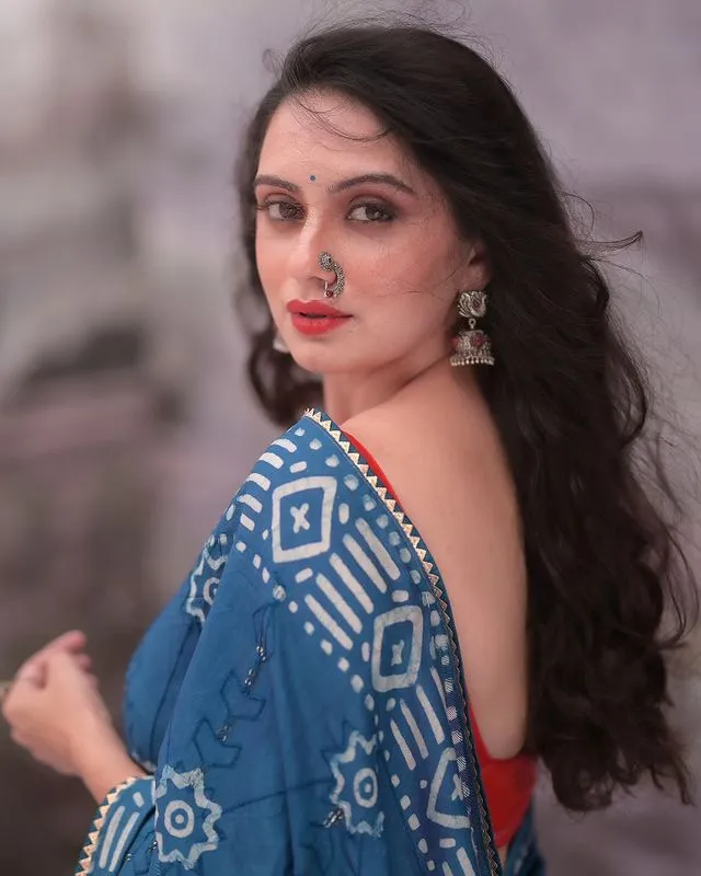 shruti marathe lifestyle and photos